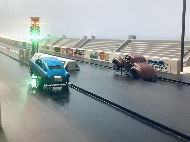 Drag strip, something completely different - Redline Derby Racing